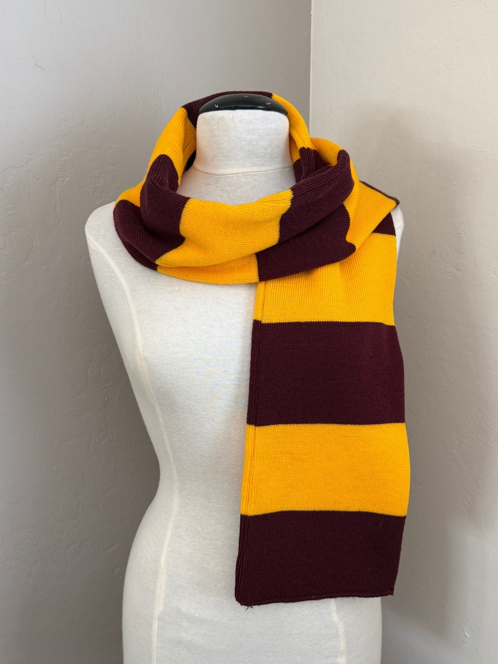 Harry Potter Hogwarts House Gryffindor Stripe Knit Scarf Halloween
